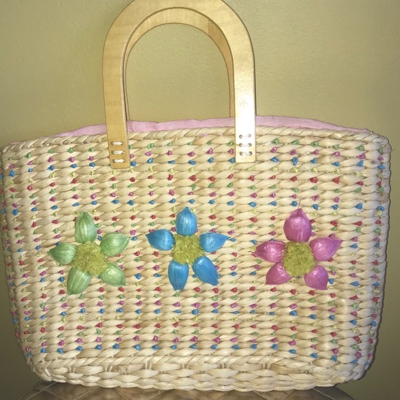 Handbags - 🌸Beautiful Straw Purse